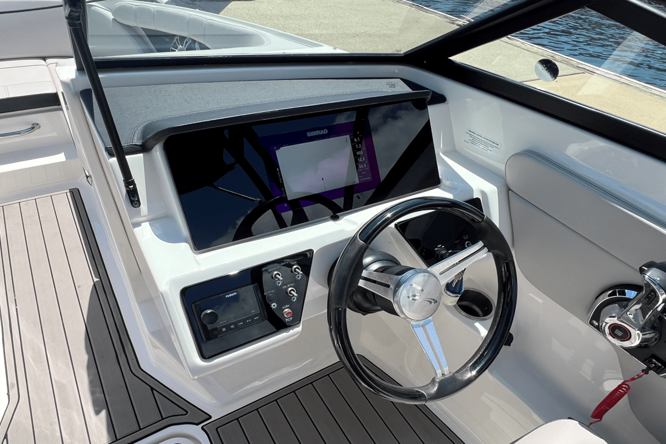 2023 Sea Ray SPX 210 Outboard 26