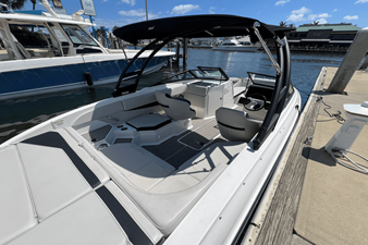 2023 Sea Ray SPX 210 Outboard 12