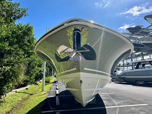 Boston Whaler 350 REALM 6 2021 Boston Whaler 350 REALM 7