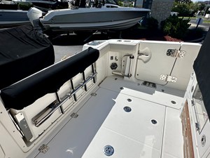 Boston Whaler 350 REALM 10 2021 Boston Whaler 350 REALM 11