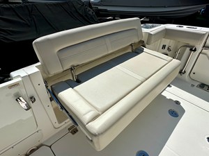 Boston Whaler 350 REALM 14 2021 Boston Whaler 350 REALM 15
