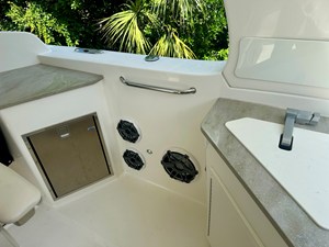 Boston Whaler 350 REALM 28 2021 Boston Whaler 350 REALM 29