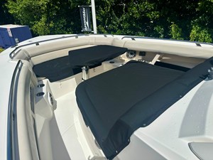 Boston Whaler 350 REALM 30 2021 Boston Whaler 350 REALM 31