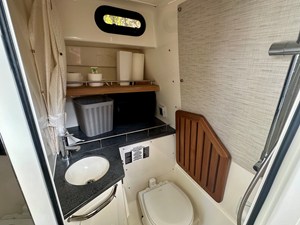 Boston Whaler 350 REALM 42 2021 Boston Whaler 350 REALM 43