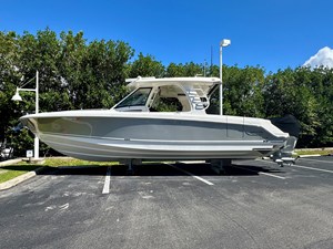 Boston Whaler 350 REALM 45 2021 Boston Whaler 350 REALM 46