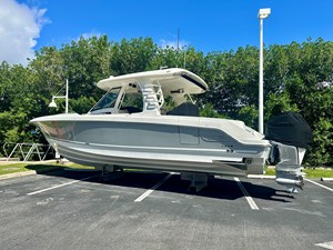 Boston Whaler 350 REALM 47 2021 Boston Whaler 350 REALM 48