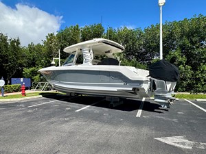 Boston Whaler 350 REALM 48 2021 Boston Whaler 350 REALM 49