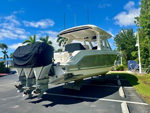 Boston Whaler 350 REALM 50 2021 Boston Whaler 350 REALM 51