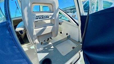 Boston Whaler 285 CONQUEST 14 2018 Boston Whaler 285 CONQUEST 15