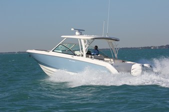 Boston Whaler 320 Vantage 1 2024 Boston Whaler 320 Vantage 2