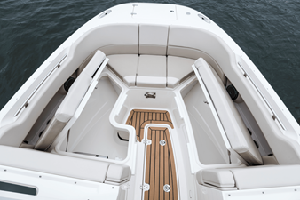 Boston Whaler 320 Vantage 5 2024 Boston Whaler 320 Vantage 6