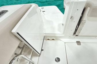 Boston Whaler 320 Vantage 35 2024 Boston Whaler 320 Vantage 36