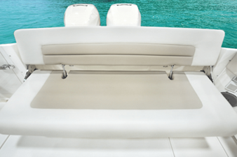 Boston Whaler 320 Vantage 37 2024 Boston Whaler 320 Vantage 38