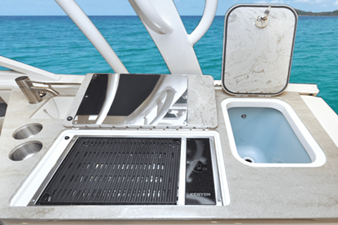 Boston Whaler 320 Vantage 48 2024 Boston Whaler 320 Vantage 49