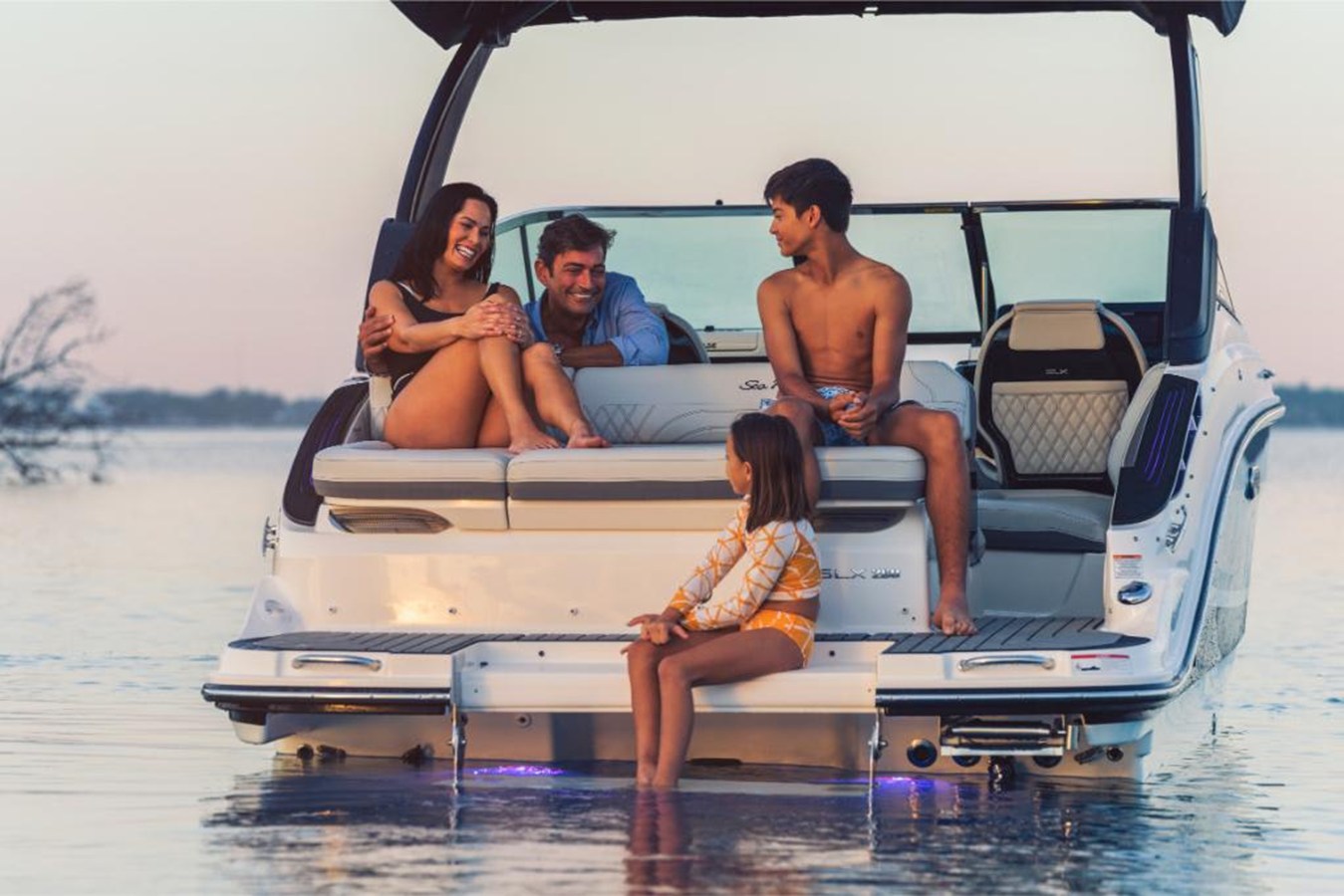 2024 Sea Ray SLX 260 8