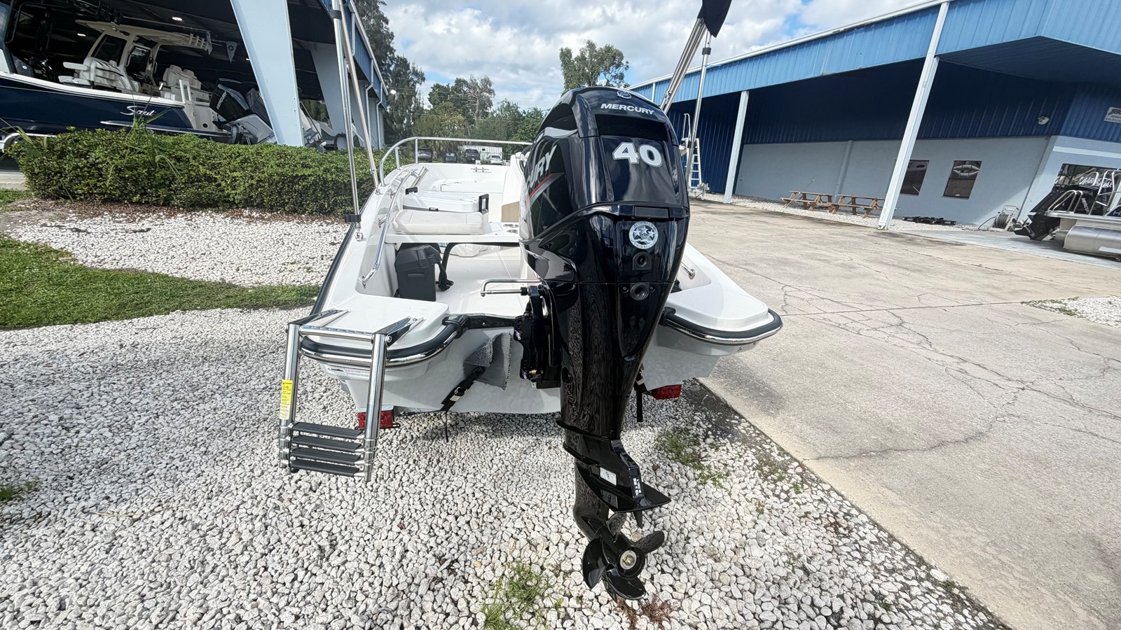 2027 Boston Whaler 130 Super Sport 6