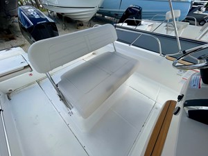 2026 Boston Whaler 210 Montauk 9