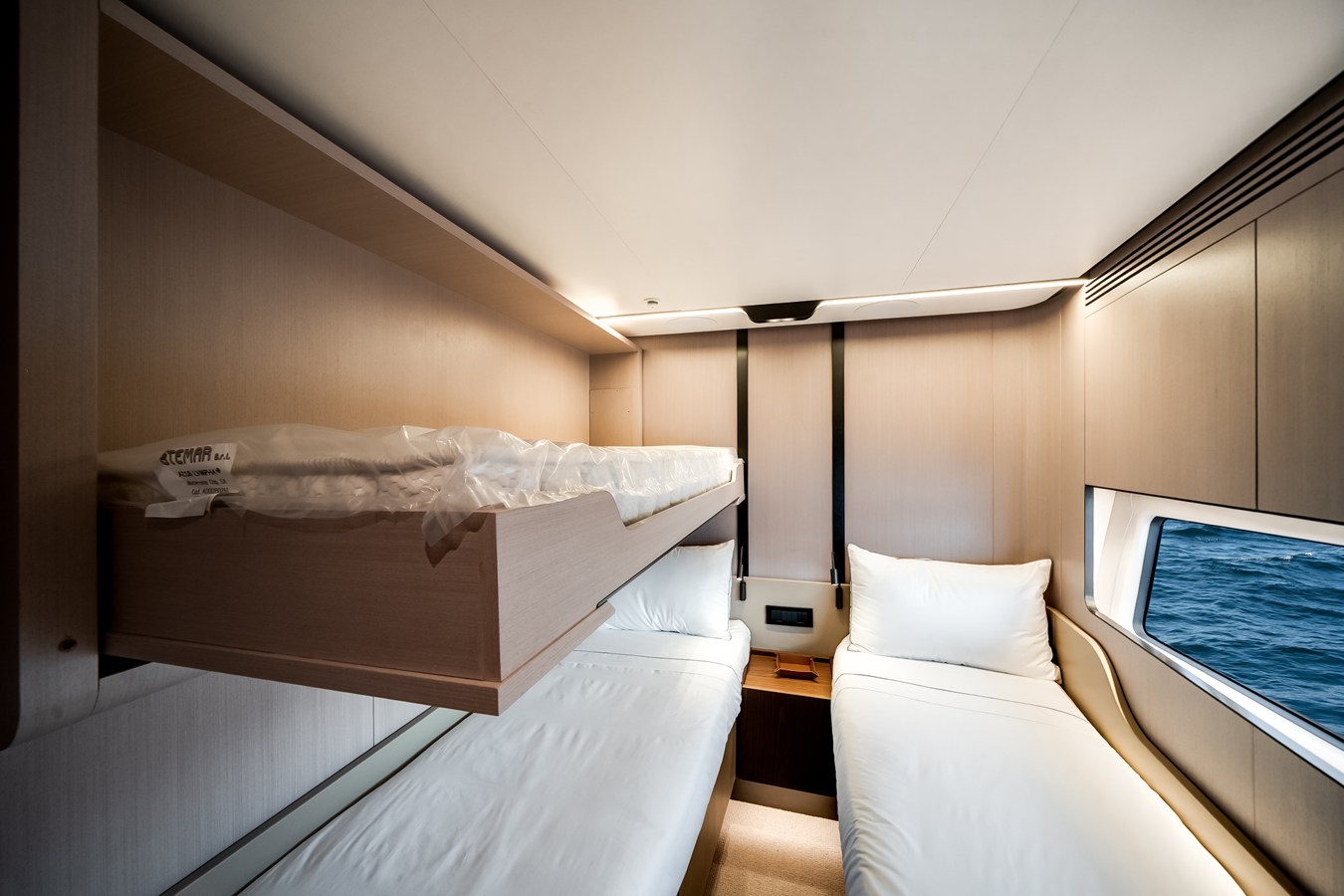 2026 Azimut S8 61