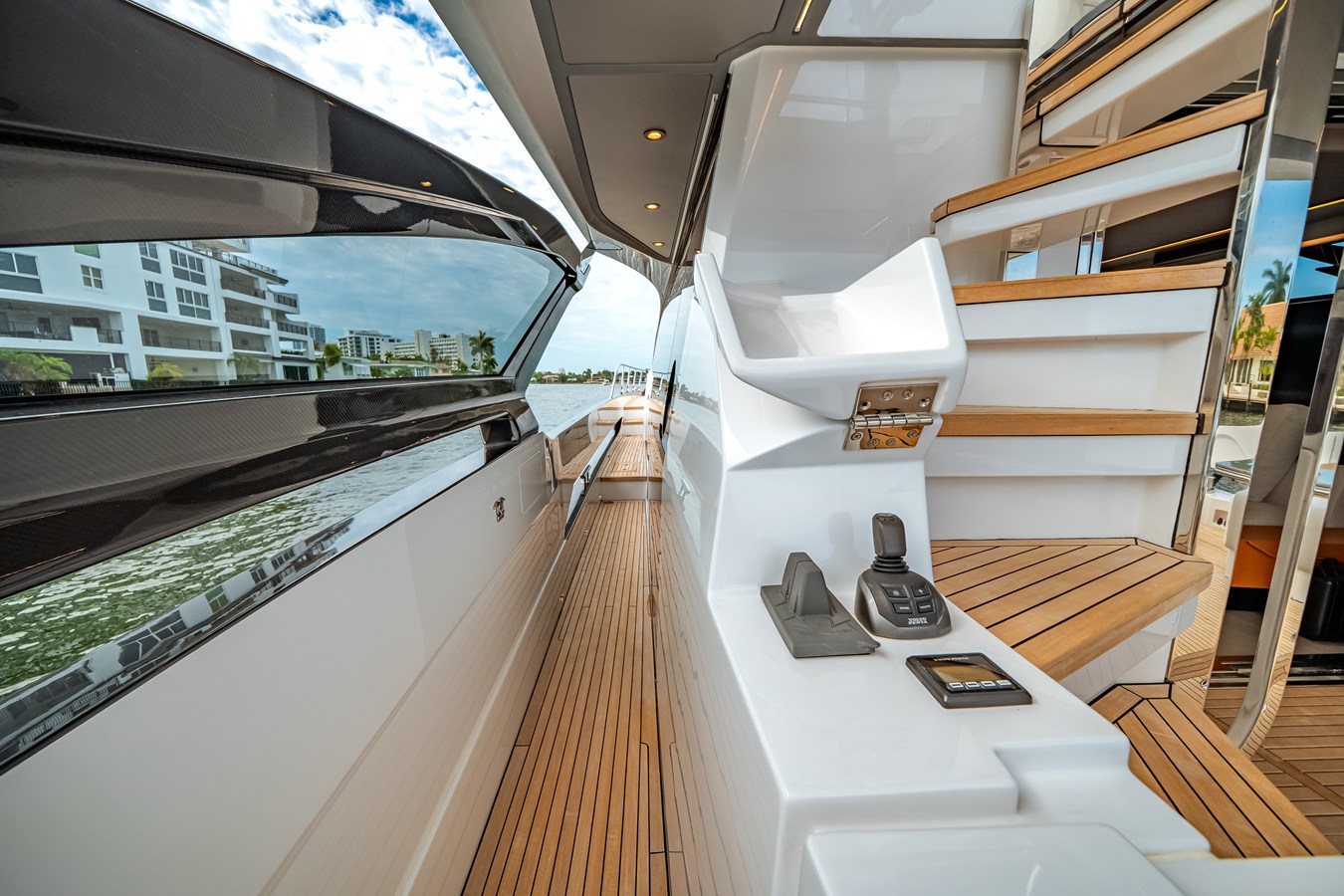 2026 Azimut S8 76