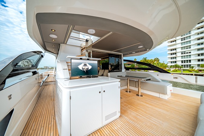 2026 Azimut S8 64