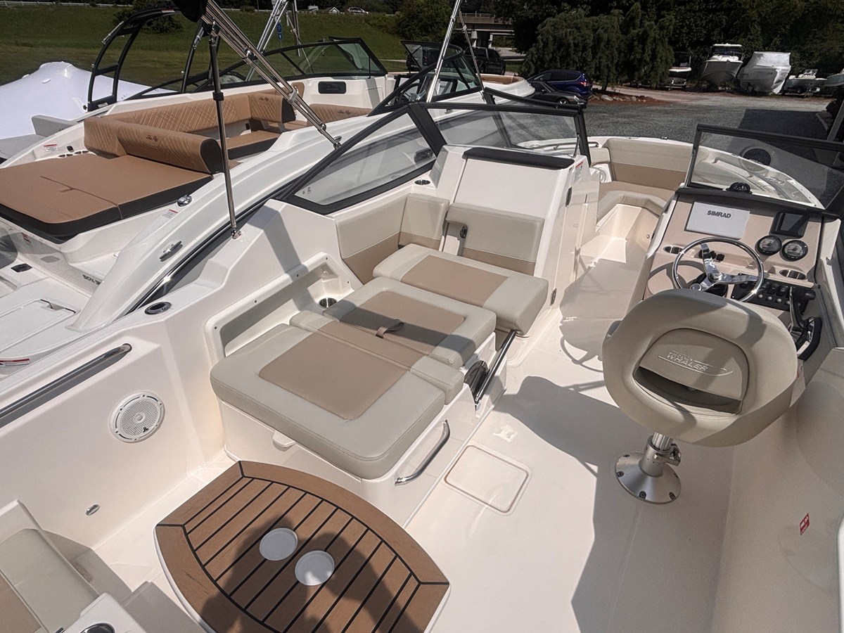 2026 Boston Whaler 210 VANTAGE 22