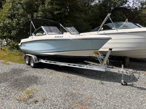 Boston Whaler 210 VANTAGE 1 2026 Boston Whaler 210 VANTAGE 2