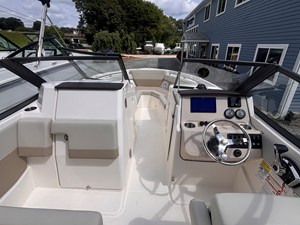 2026 Boston Whaler 210 VANTAGE 10