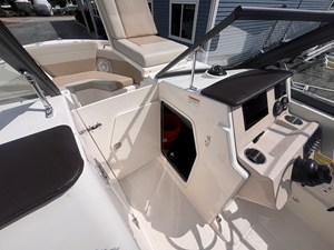 2026 Boston Whaler 210 VANTAGE 15