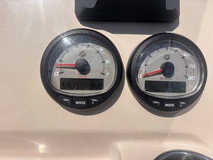 2026 Boston Whaler 210 VANTAGE 18