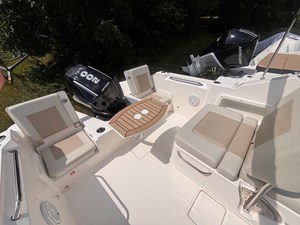 2026 Boston Whaler 210 VANTAGE 25