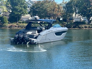 Cruisers Yachts 38 GLS-OB SB 2 2024 Cruisers Yachts 38 GLS-OB SB 3
