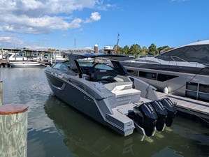 Cruisers Yachts 38 GLS-OB SB 9 2024 Cruisers Yachts 38 GLS-OB SB 10