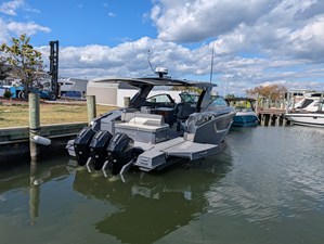 Cruisers Yachts 38 GLS-OB SB 11 2024 Cruisers Yachts 38 GLS-OB SB 12