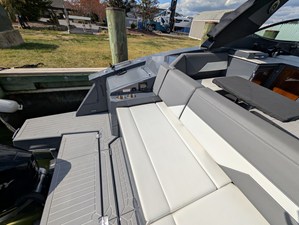 Cruisers Yachts 38 GLS-OB SB 14 2024 Cruisers Yachts 38 GLS-OB SB 15