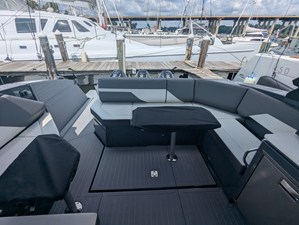 Cruisers Yachts 38 GLS-OB SB 20 2024 Cruisers Yachts 38 GLS-OB SB 21