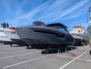 Cruisers Yachts 38 GLS-OB SB 50 2024 Cruisers Yachts 38 GLS-OB SB 51