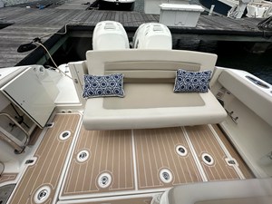 Boston Whaler 320 VANTAGE 3 2017 Boston Whaler 320 VANTAGE 4