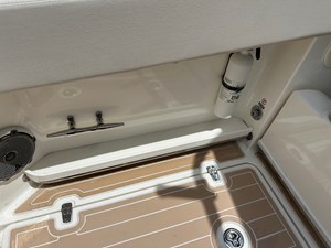 Boston Whaler 320 VANTAGE 5 2017 Boston Whaler 320 VANTAGE 6