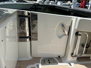 Boston Whaler 320 VANTAGE 6 2017 Boston Whaler 320 VANTAGE 7