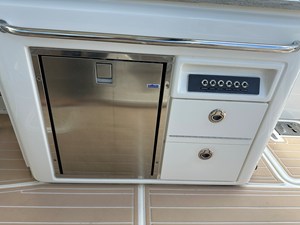 Boston Whaler 320 VANTAGE 13 2017 Boston Whaler 320 VANTAGE 14