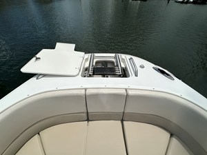 Boston Whaler 320 VANTAGE 25 2017 Boston Whaler 320 VANTAGE 26