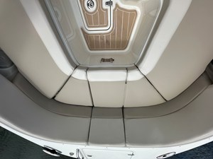 Boston Whaler 320 VANTAGE 26 2017 Boston Whaler 320 VANTAGE 27