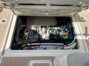 Boston Whaler 320 VANTAGE 35 2017 Boston Whaler 320 VANTAGE 36