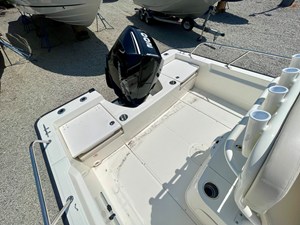 Boston Whaler 210 Montauk 3 2026 Boston Whaler 210 Montauk 4