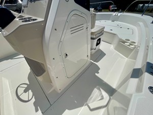 2026 Boston Whaler 210 Montauk 13