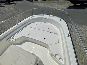 2026 Boston Whaler 210 Montauk 15