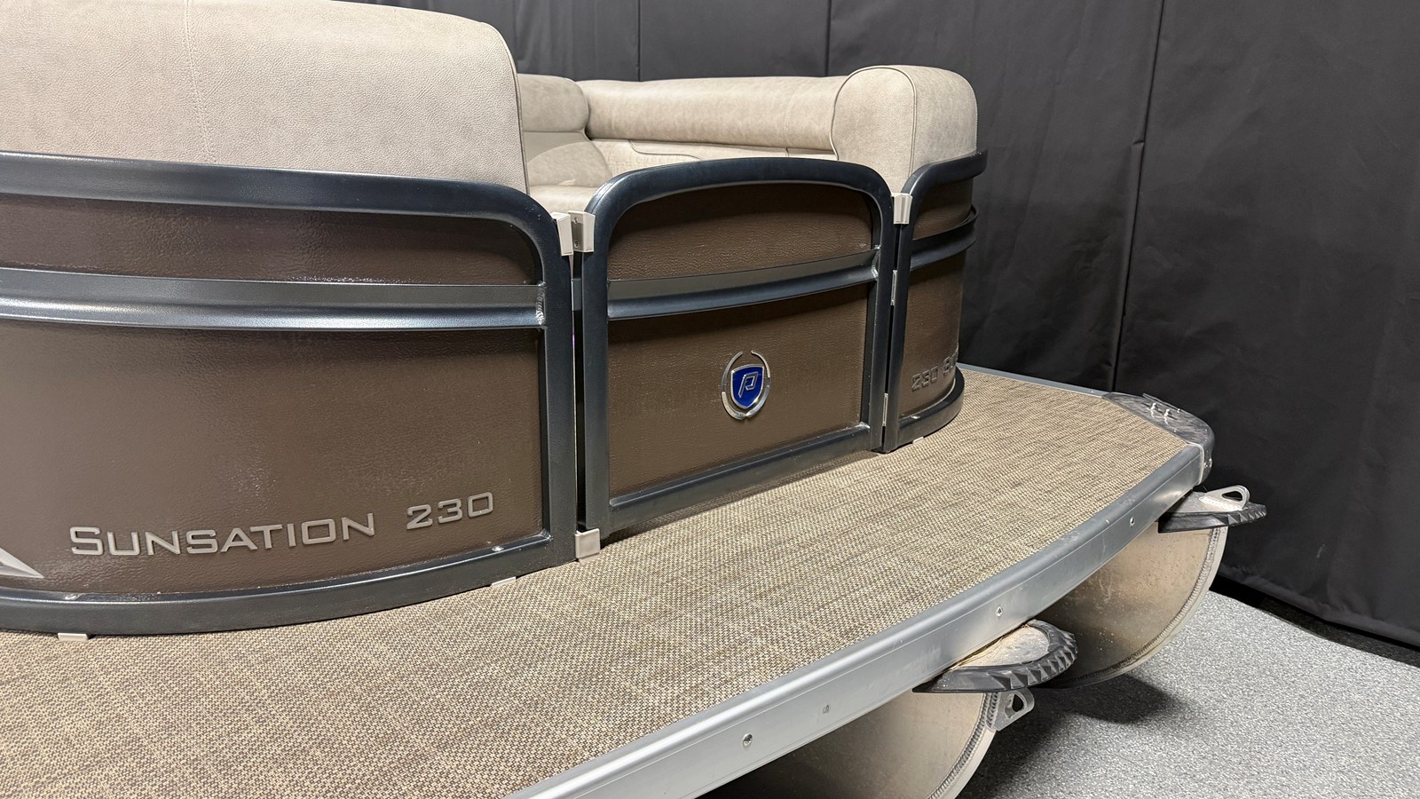 2019 Premier 230 SUNSATION 10