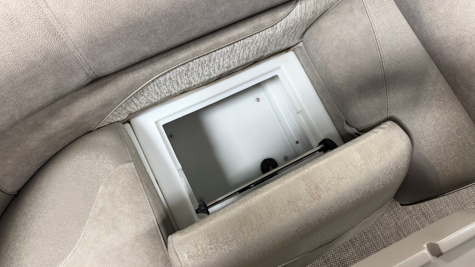 2019 Premier 230 SUNSATION 14