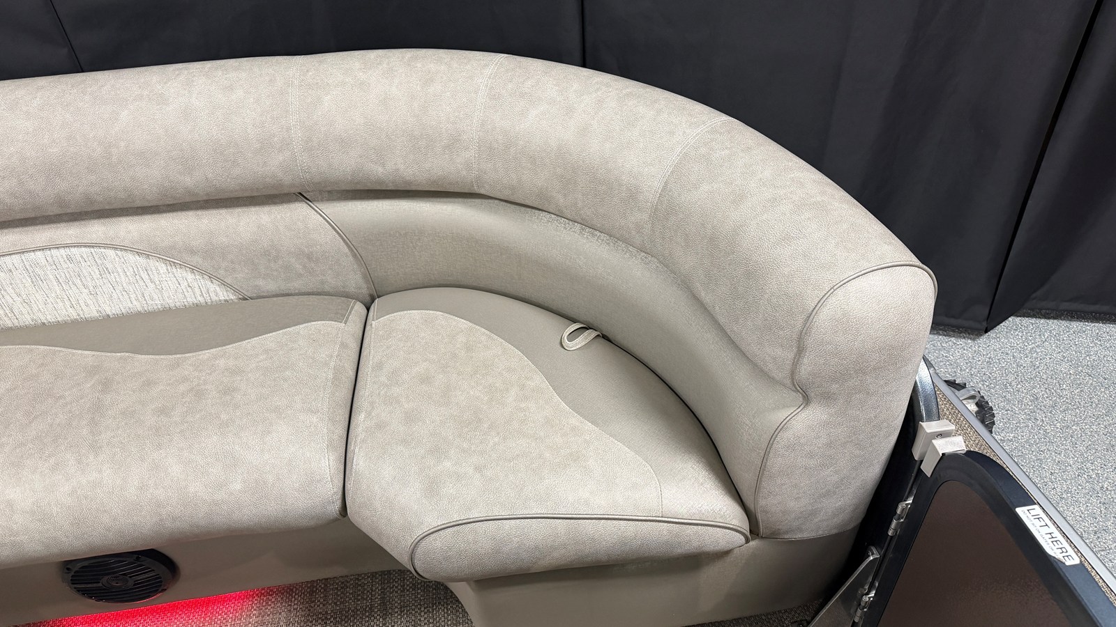 2019 Premier 230 SUNSATION 21