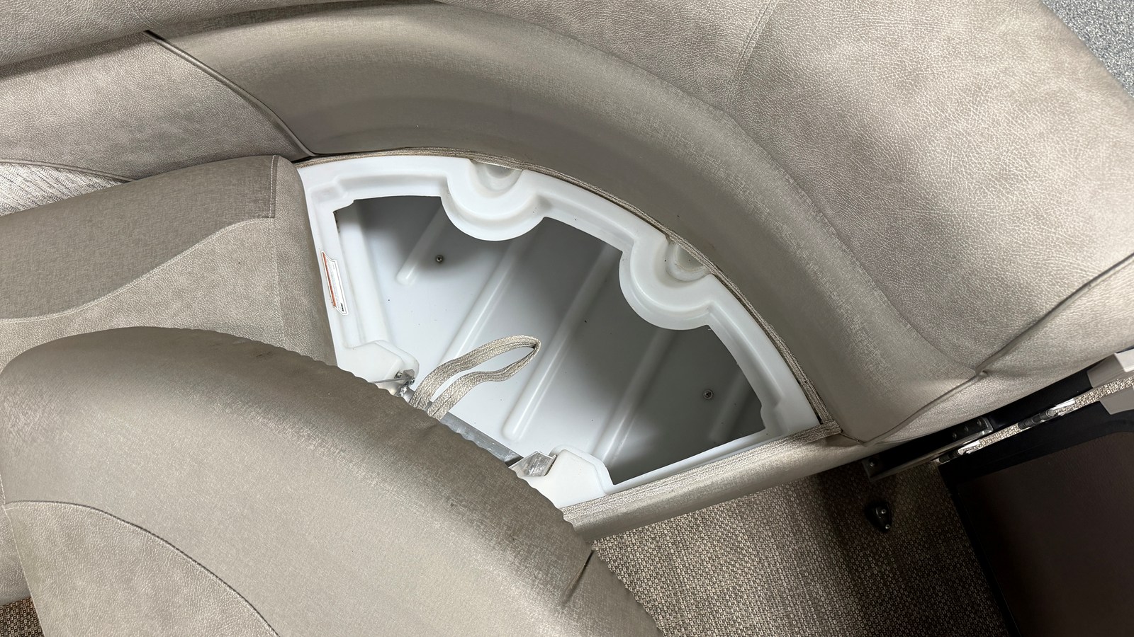 2019 Premier 230 SUNSATION 22